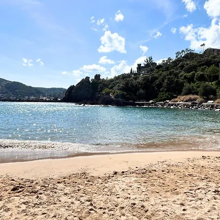 Cosy Avec Piscine La Napoule アパート